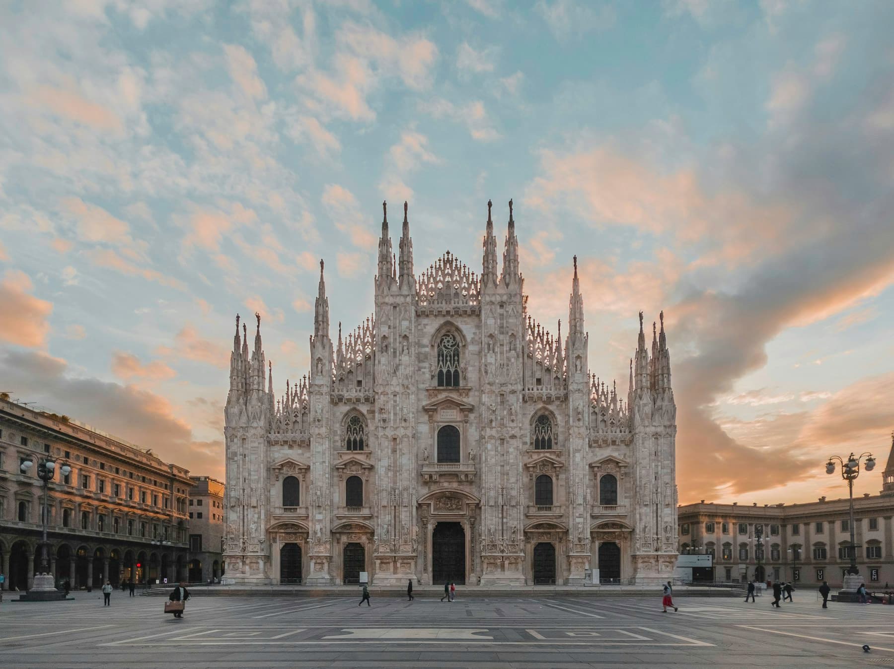 Prominent Limousine chauffeur service in Milan