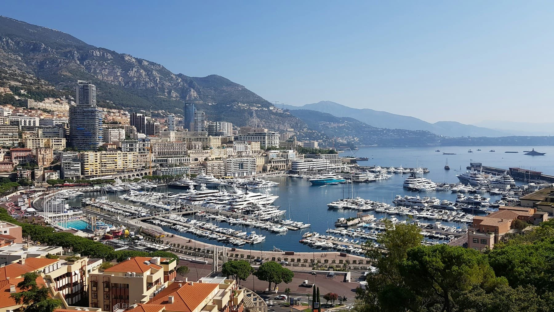 Prominent Limousine chauffeur service in Monaco